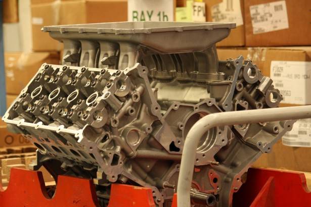 2010-FPV-FG-BOSS-V8-ENGINE.jpg