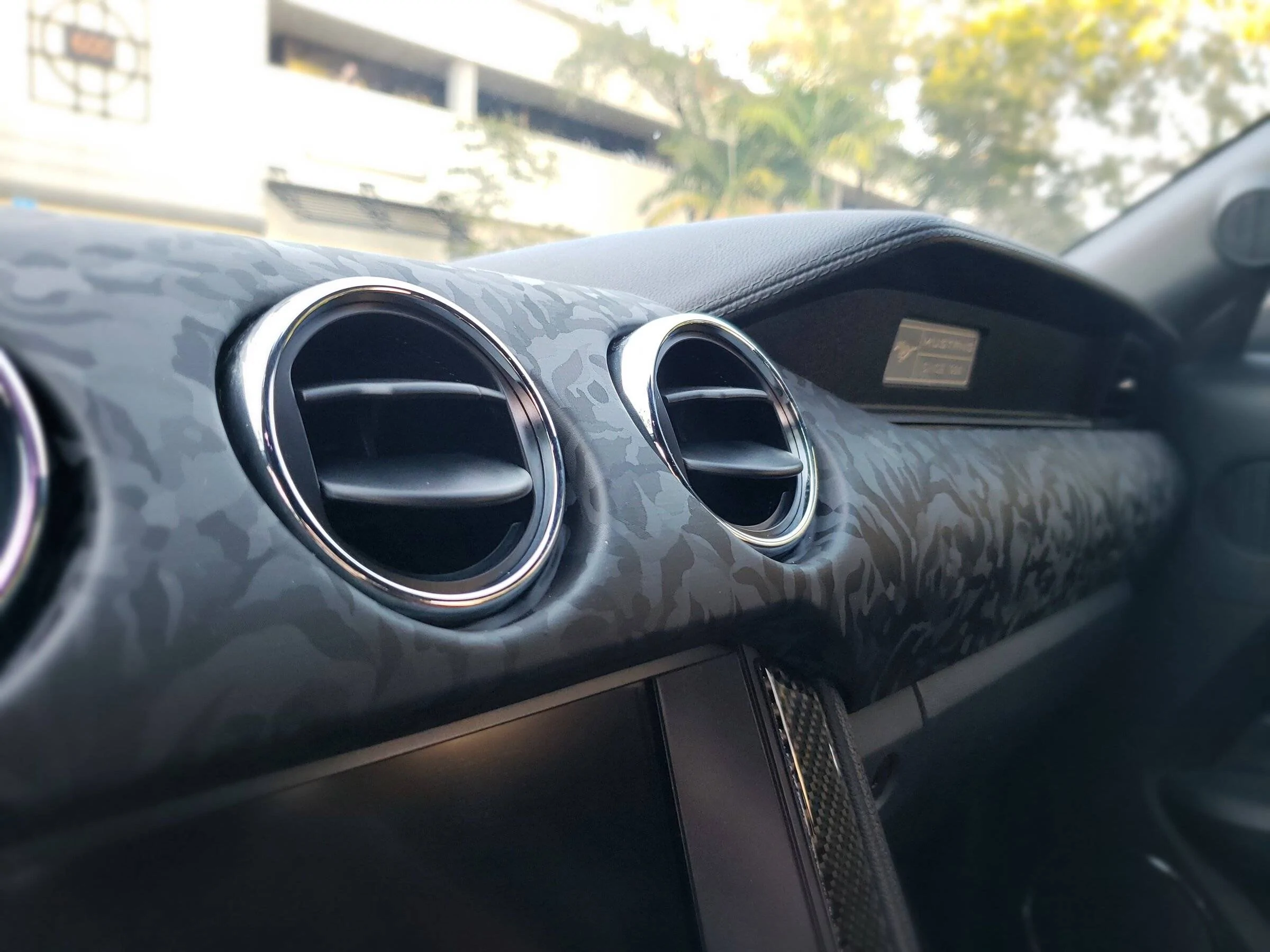 shadow black s550 dashboard7.webp