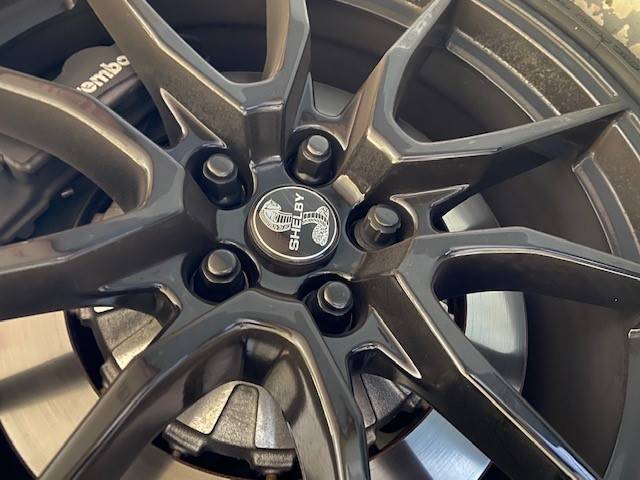 Center Cap & Lug Nuts.jpg