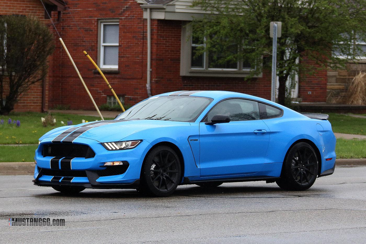 2017 GT350 Grabber Blue-4.jpg