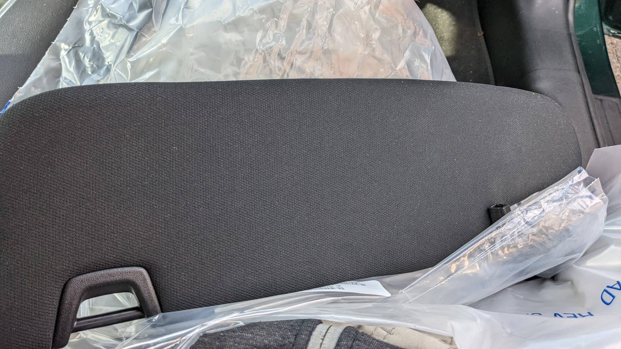 4_EU_RHD_right_sun_visor.jpg