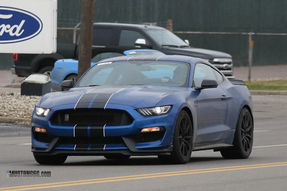 2017 GT350 Lightning Blue 6 -70.webp