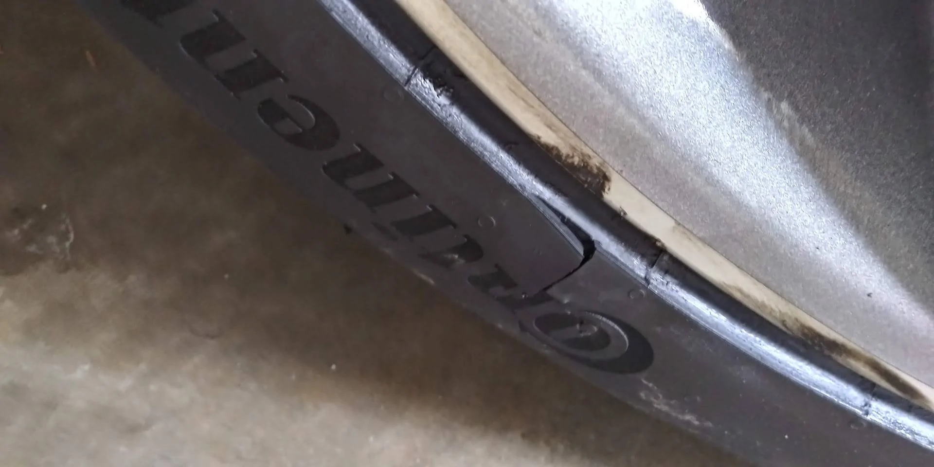 20220720_092355_HDR  cut tire.webp