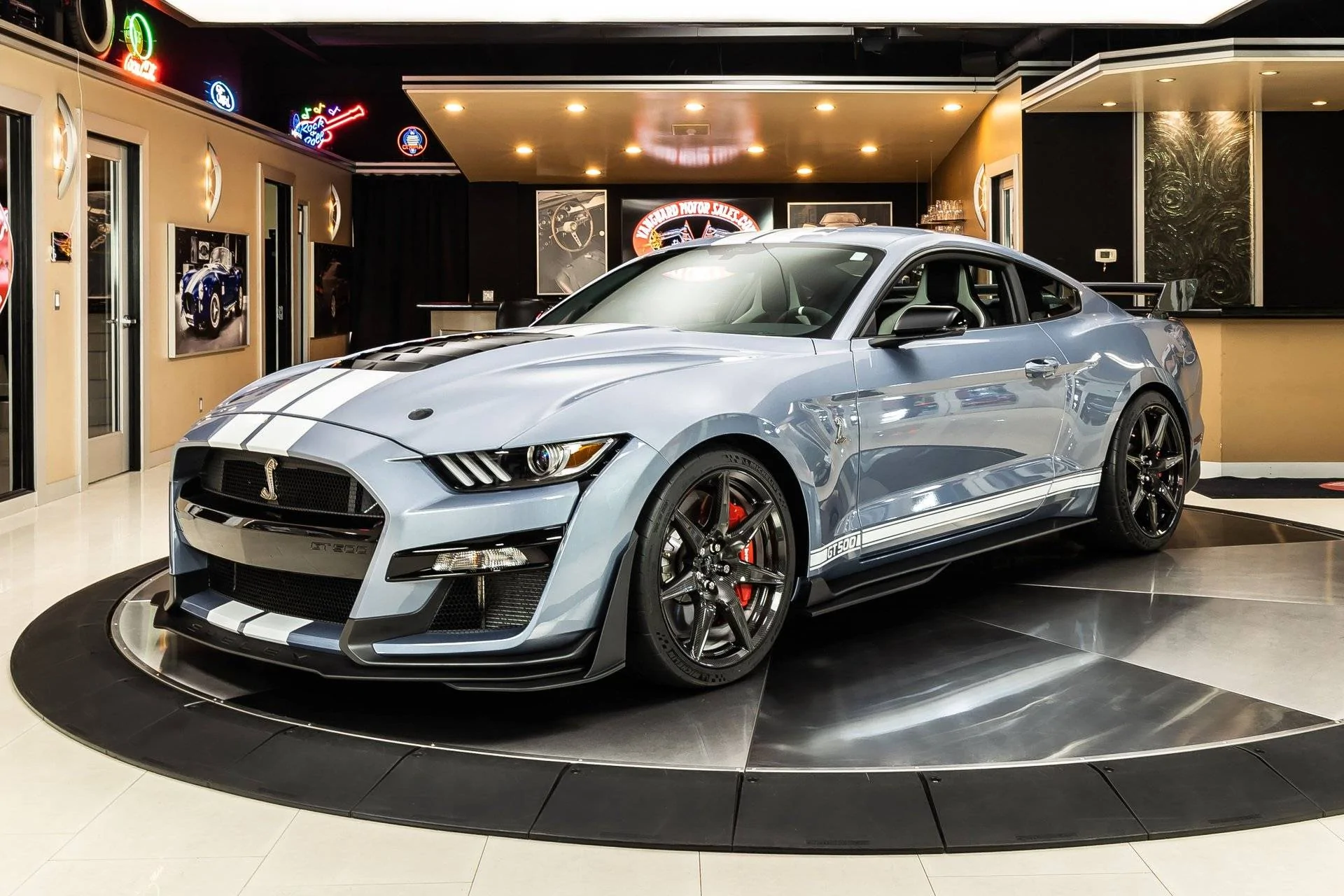 2022-ford-mustang-shelby-gt500-carbon-fiber-track-pack-heritage-edition.webp