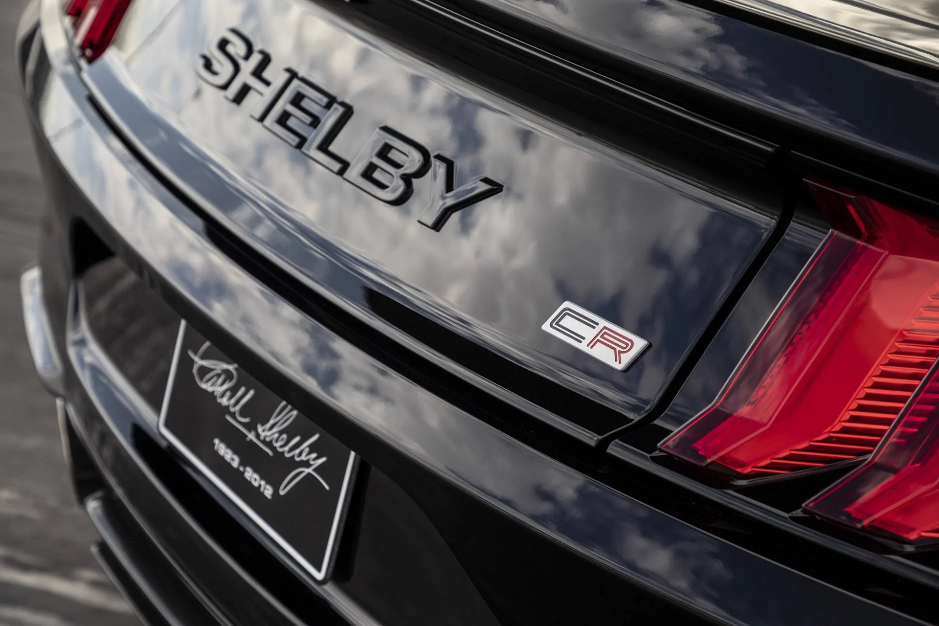 2020-2022-ford-mustang-shelby-gt500-code-red_100852411_h.jpg