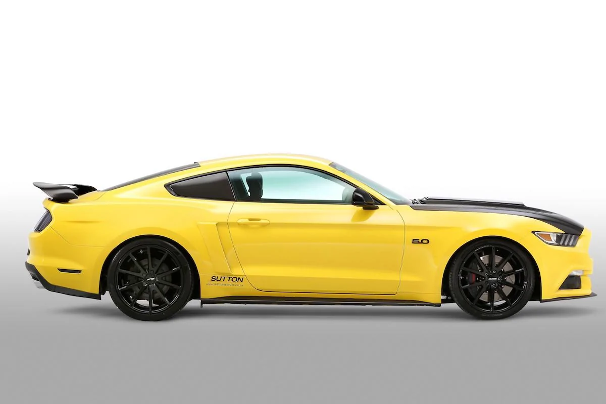 clive-sutton-mustang_3.webp