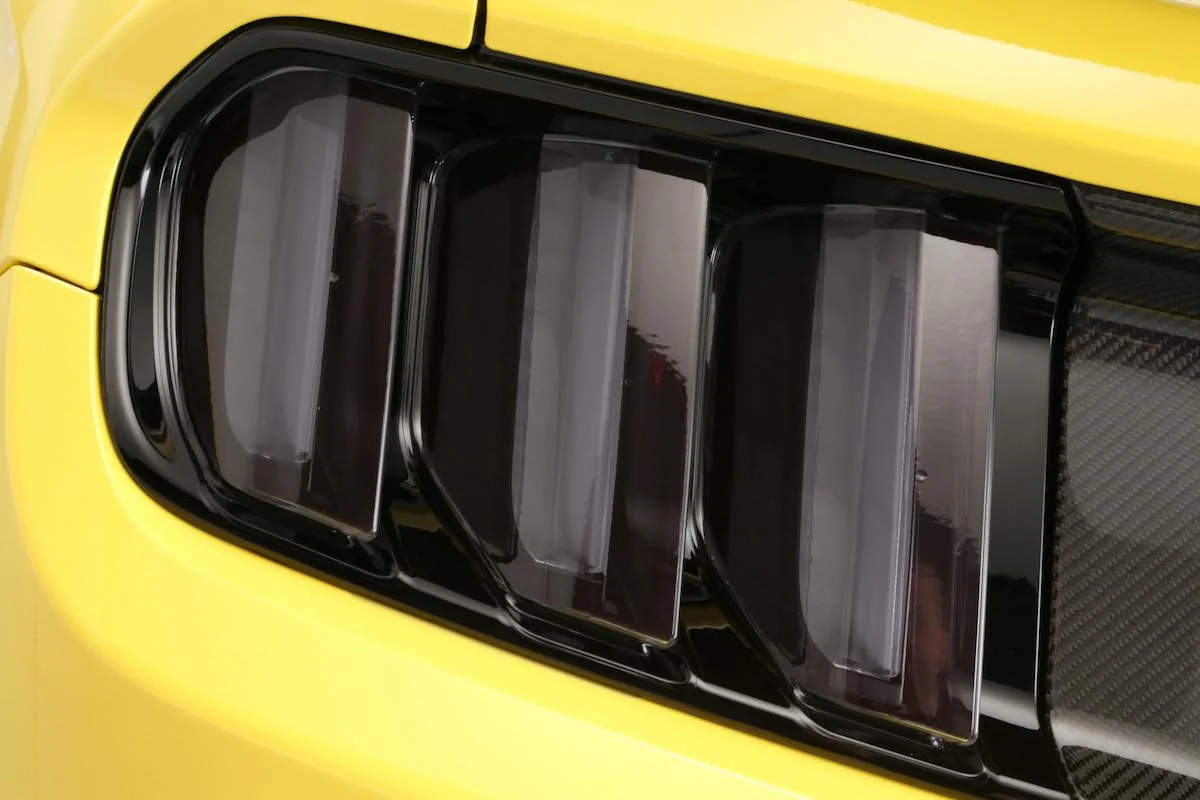 clive-sutton-mustang_16.webp