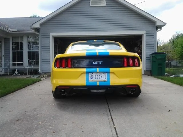 20160501_rear_black_with_stripes.webp