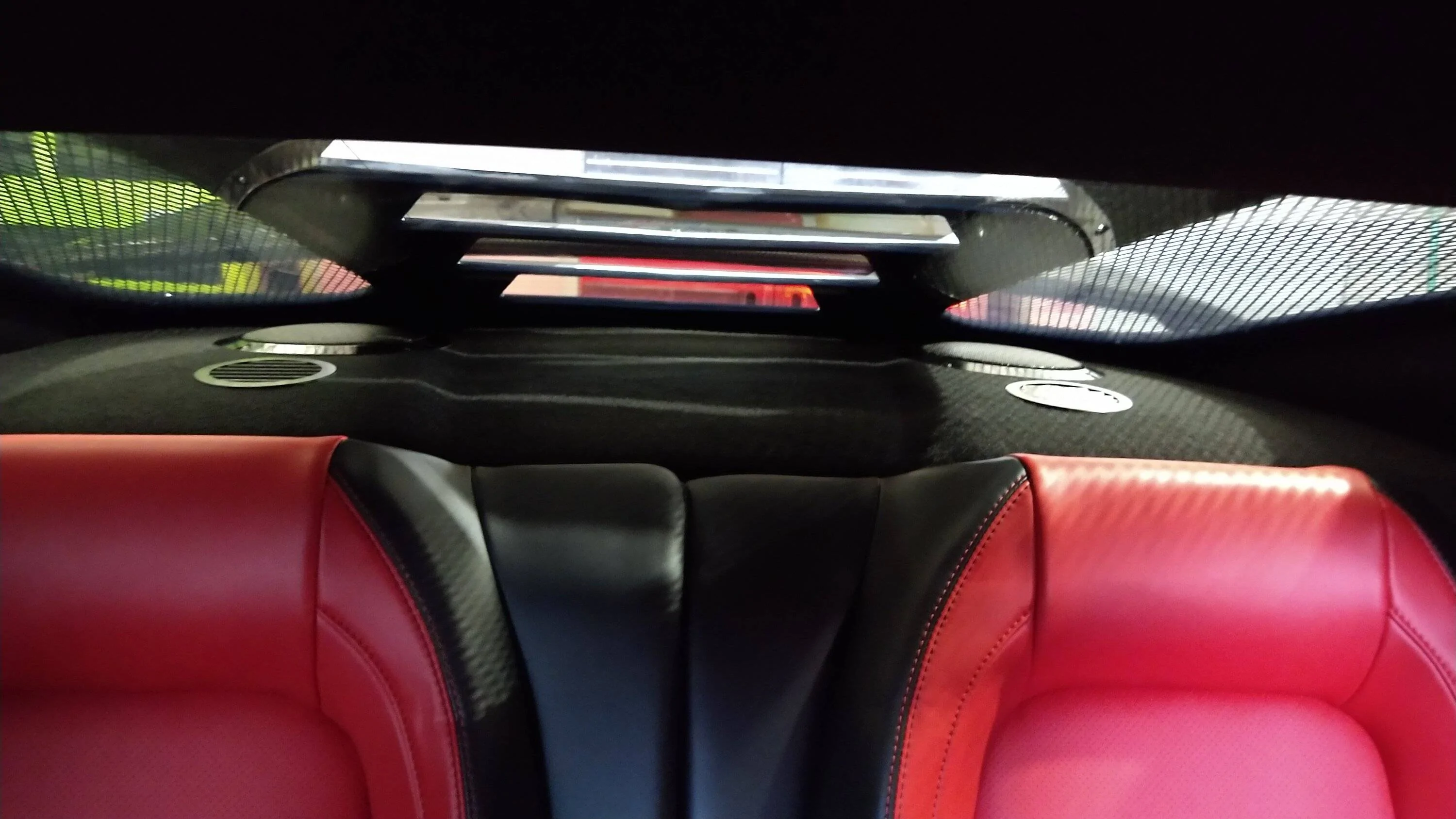 Pic of rear deck speakers.jpg
