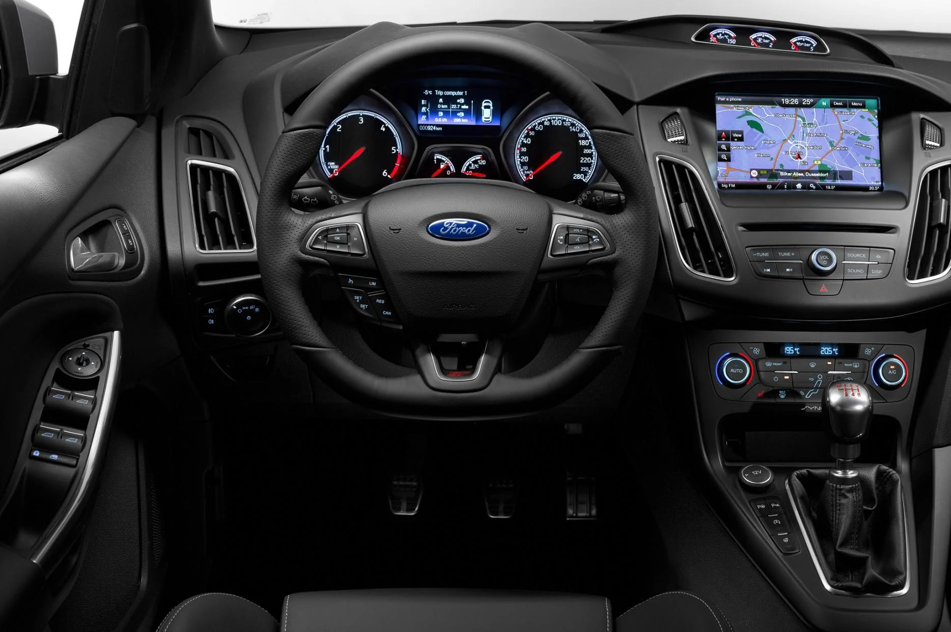 2015-ford-focus-st-cockpit.webp