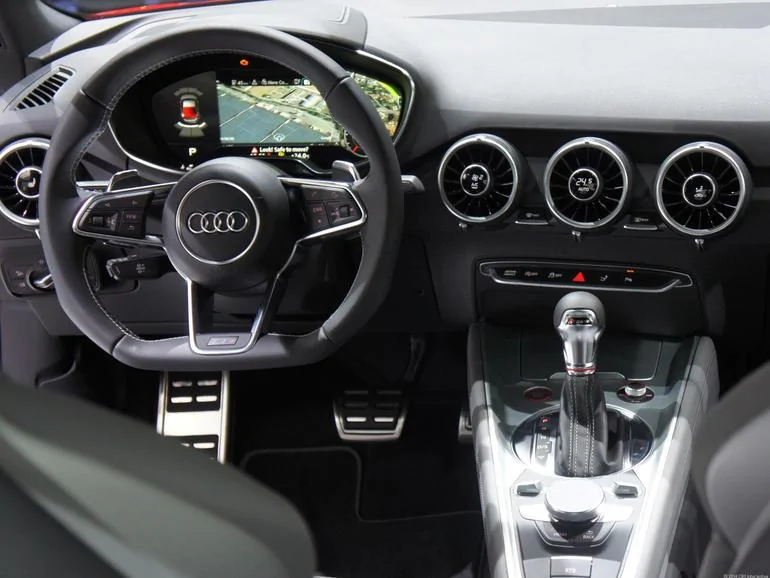 2015_Audi_TT_35835327-007.webp