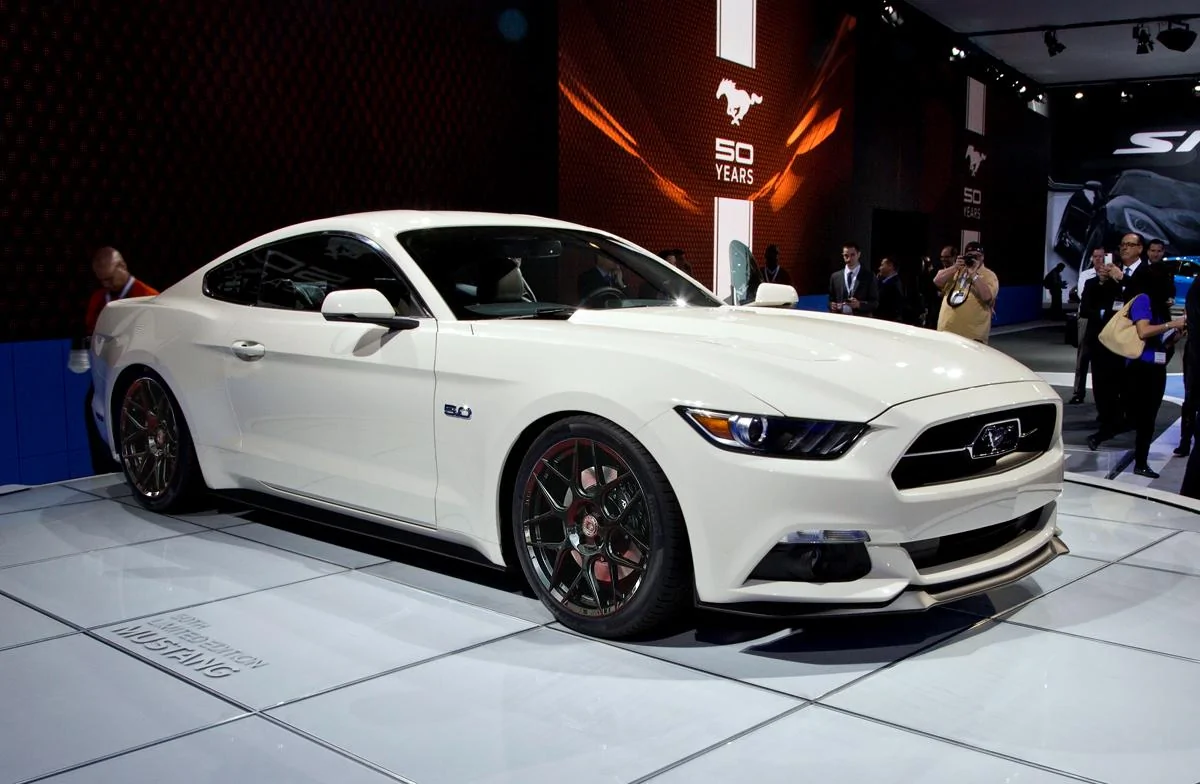 OXFORD_WHITE_MUSTANG_FF01_LB.webp