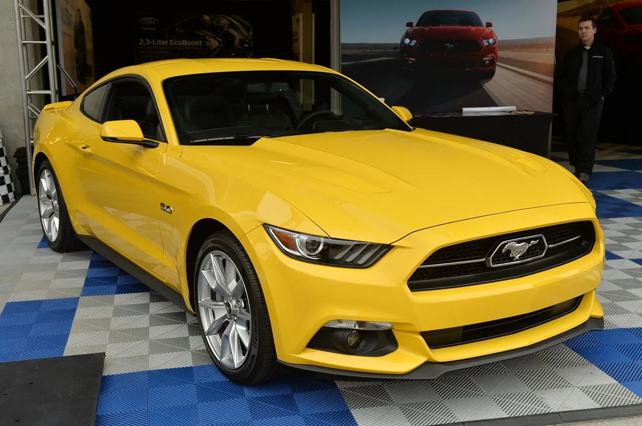 01-2015-mustang-50-years-anniversary-package.webp