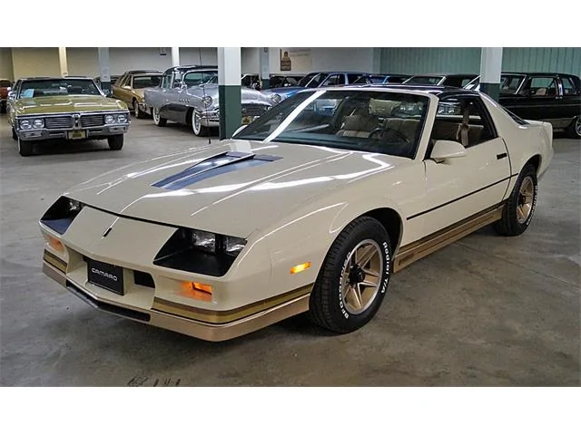12002249-1984-chevrolet-camaro-z28-thumb.webp