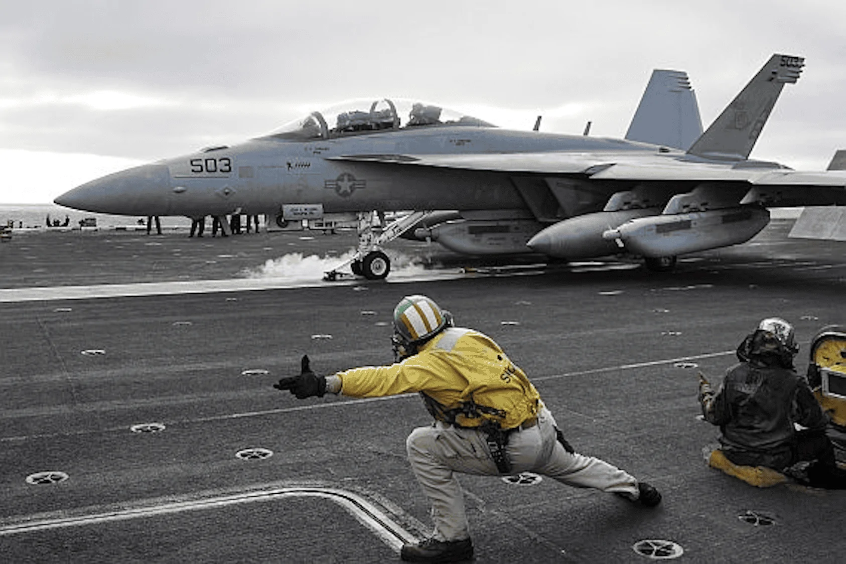 ae_online_articles_2018_12_carrier_deck_5_dec_2018.webp