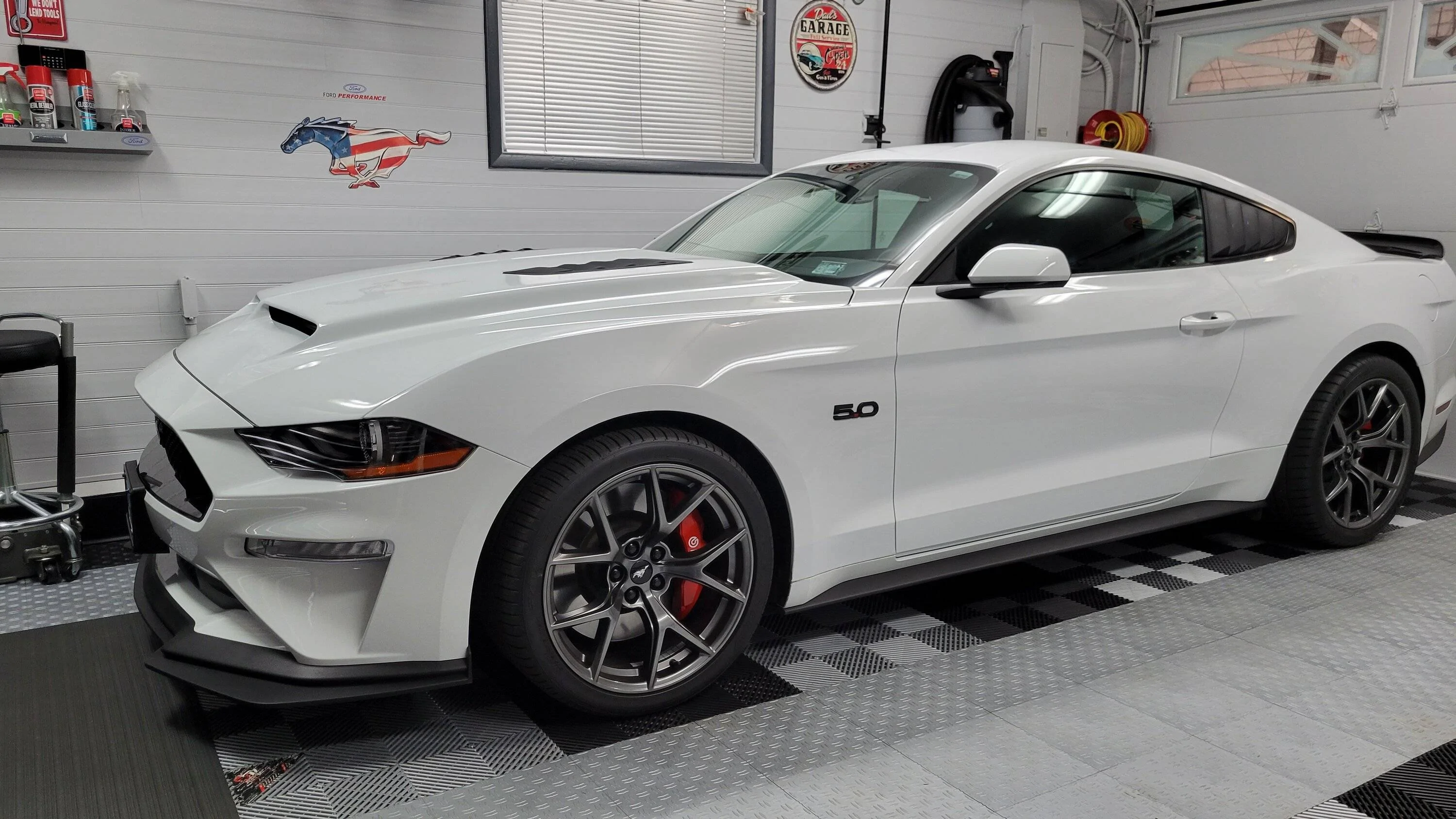 Mustang Garage.webp