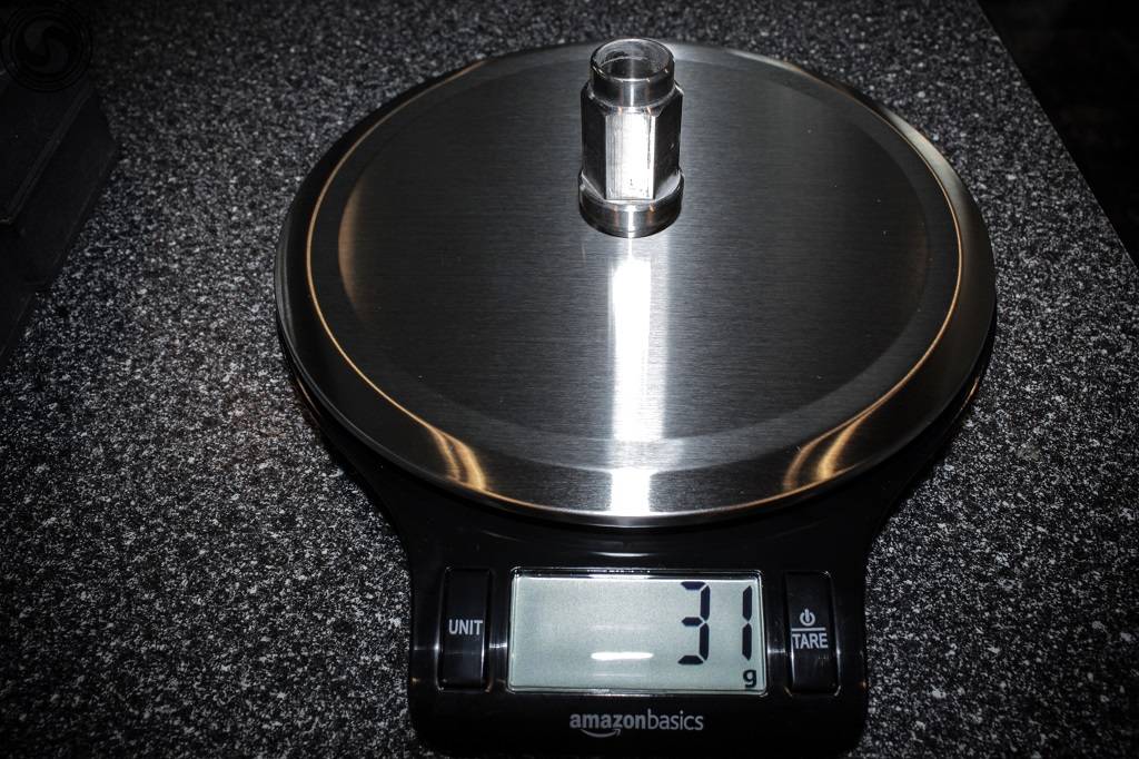 Titanium Lug Nut VS OEM Weight (2 of 9).jpg