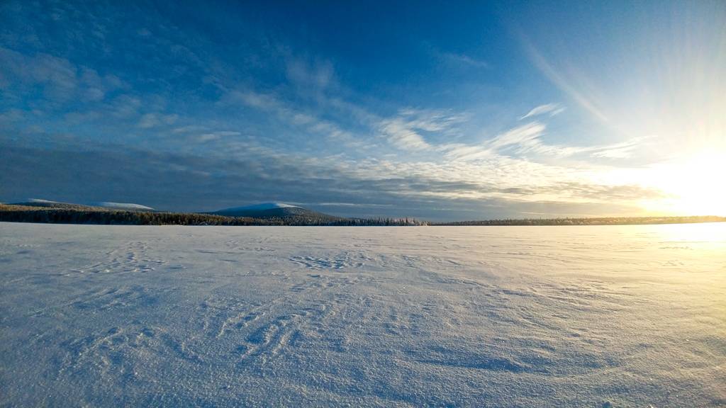 Frozen_Lake_3.jpg