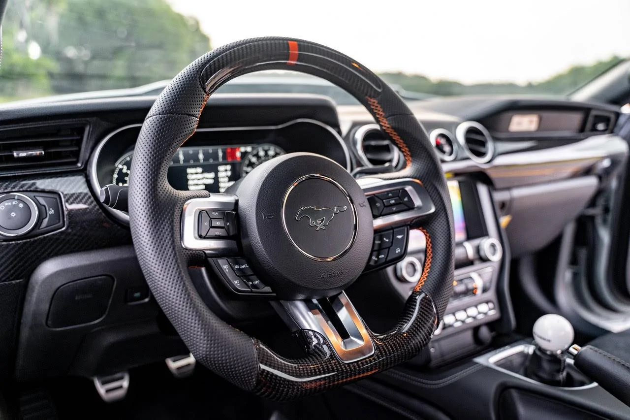 Interior 1.jpg