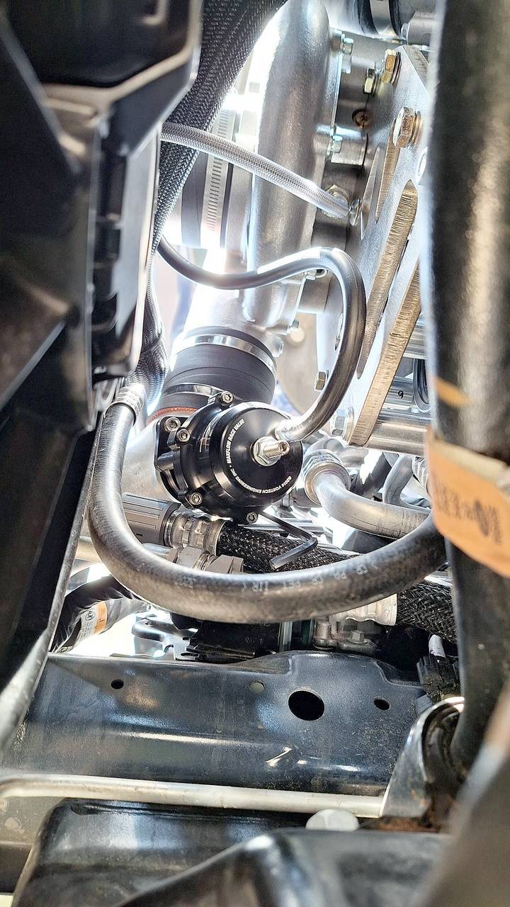 Race_Valve_Bottom.jpg