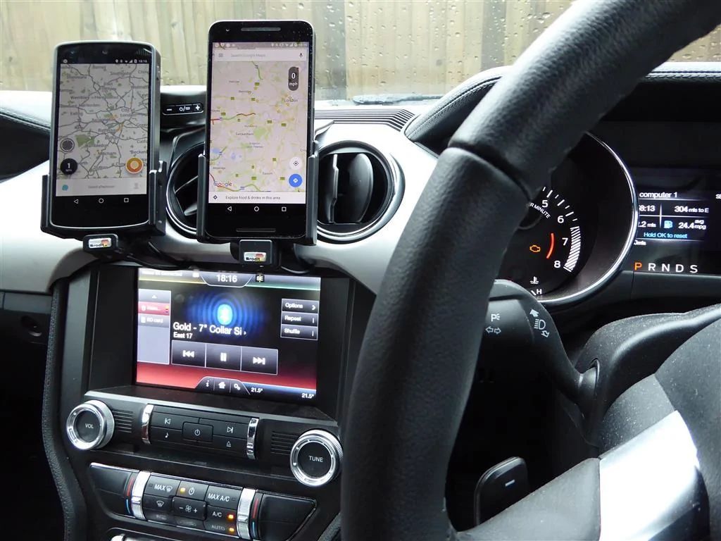 Cradles, Phones, Sync 2 P1010869 (Medium).webp
