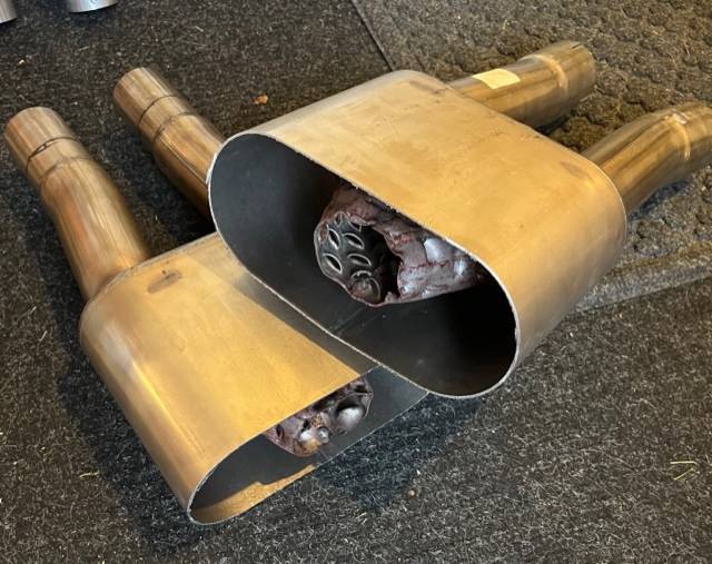accelatec resonator destroyed.jpg