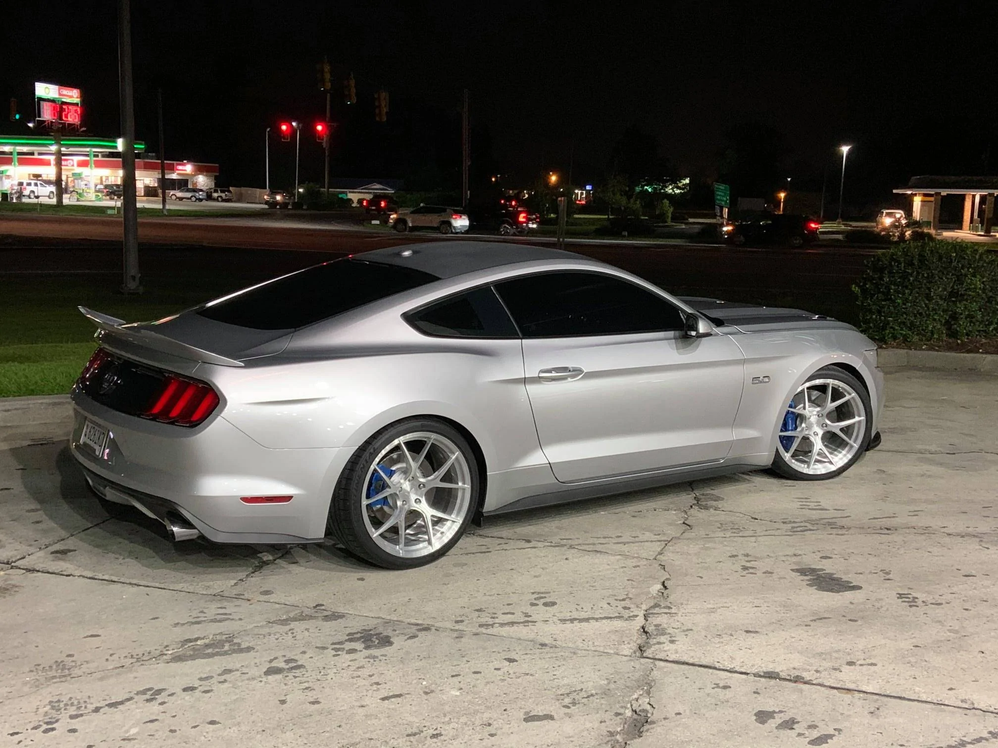 ford-mustang-gt-with-20x10-vs-forged-vs02-aftermarket-wheels-2-1.webp