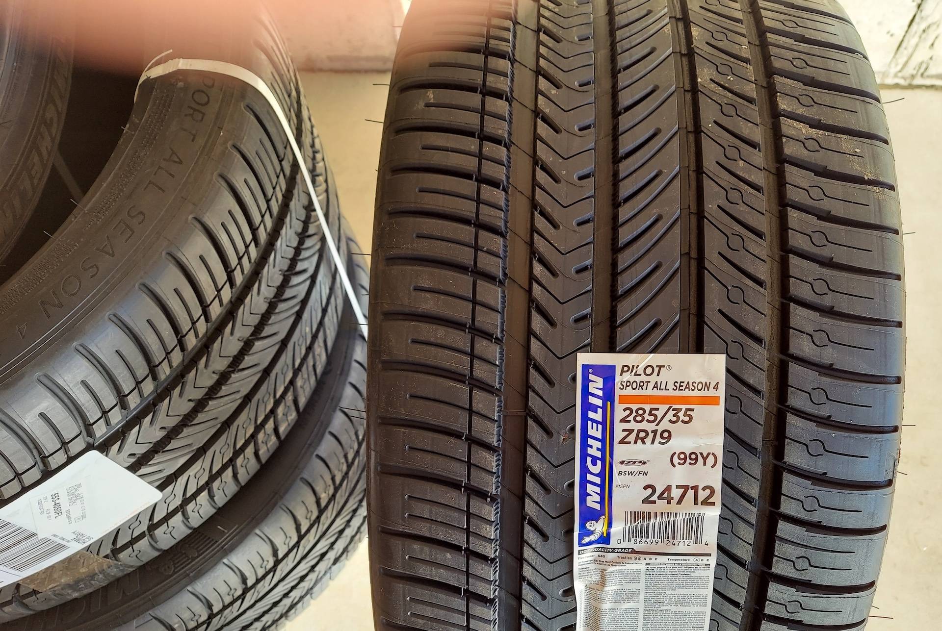 tire michelin 4a:s.jpg