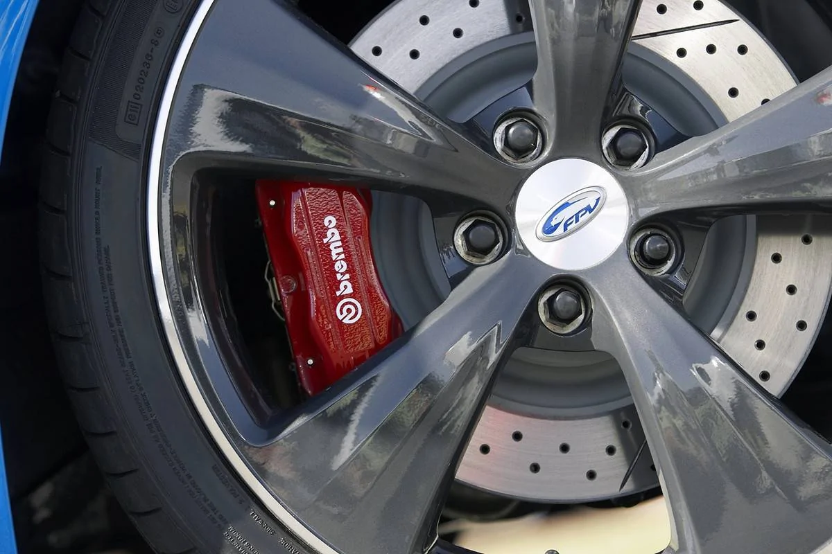FPV-FG-F6-WITH-STD-BREMBO-BRAKES.jpg