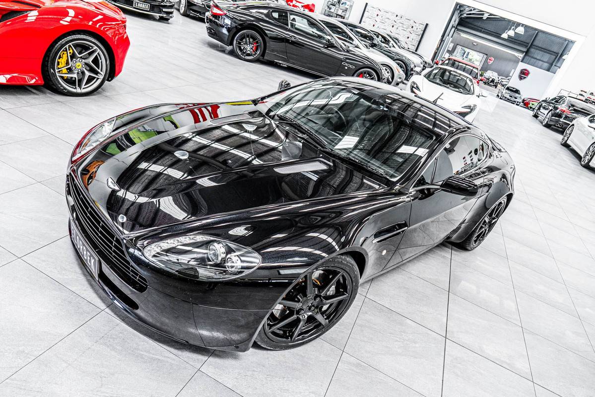 v8vantage.jpg
