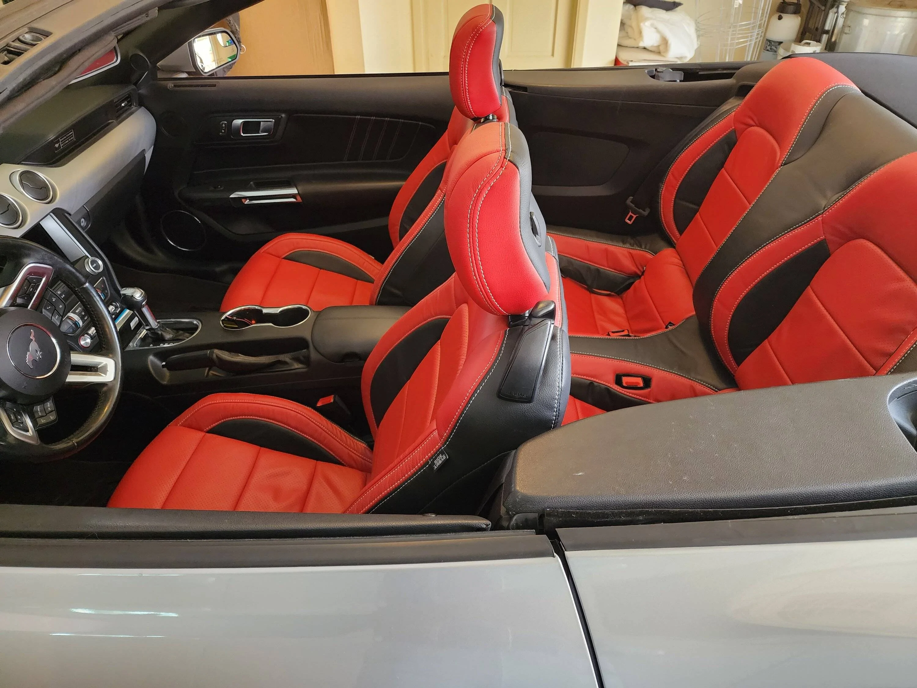 New Red and Black seats for JJSPONY 2.jpg