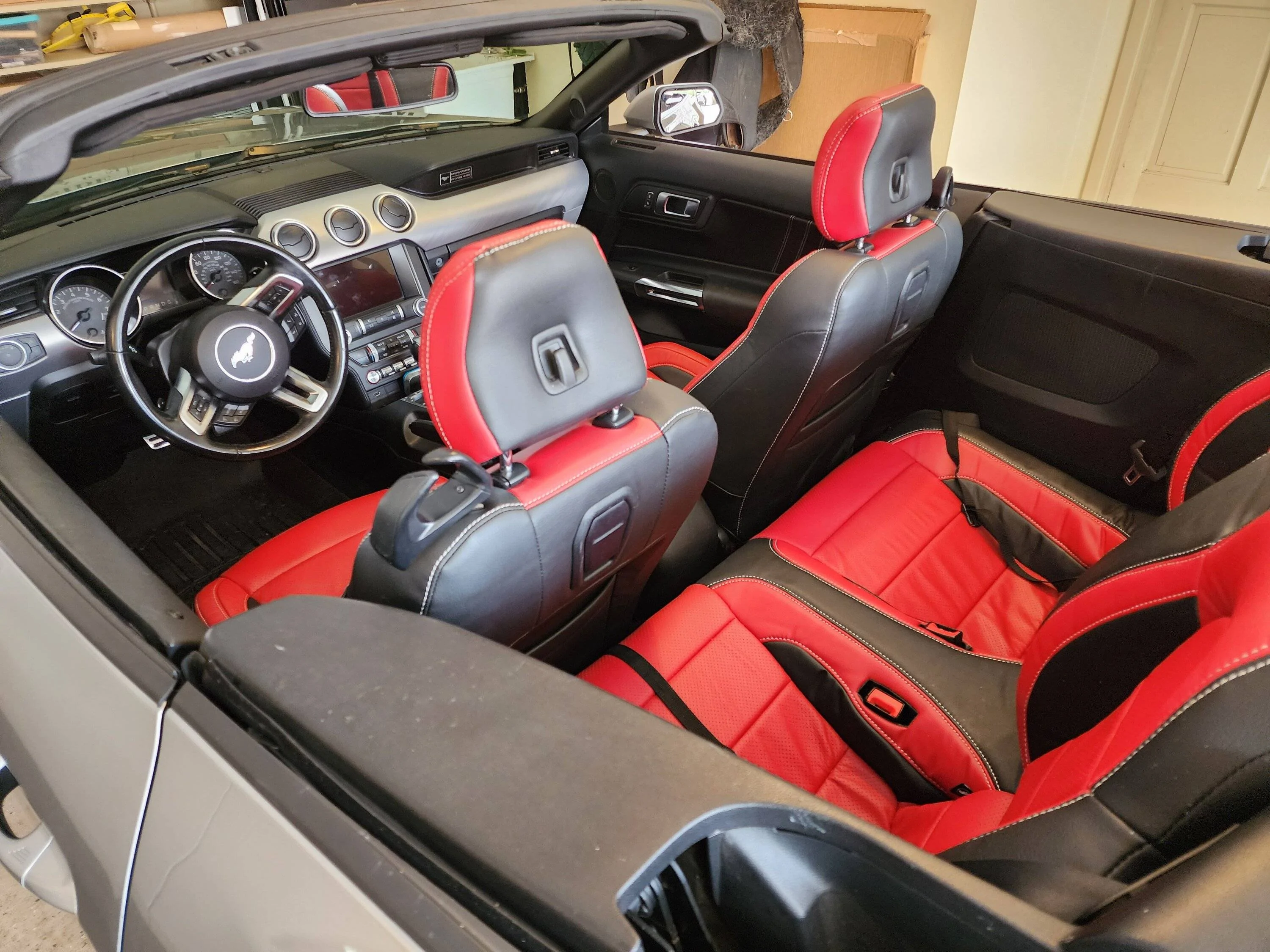 New Red and Black seats for JJSPONY 3.jpg