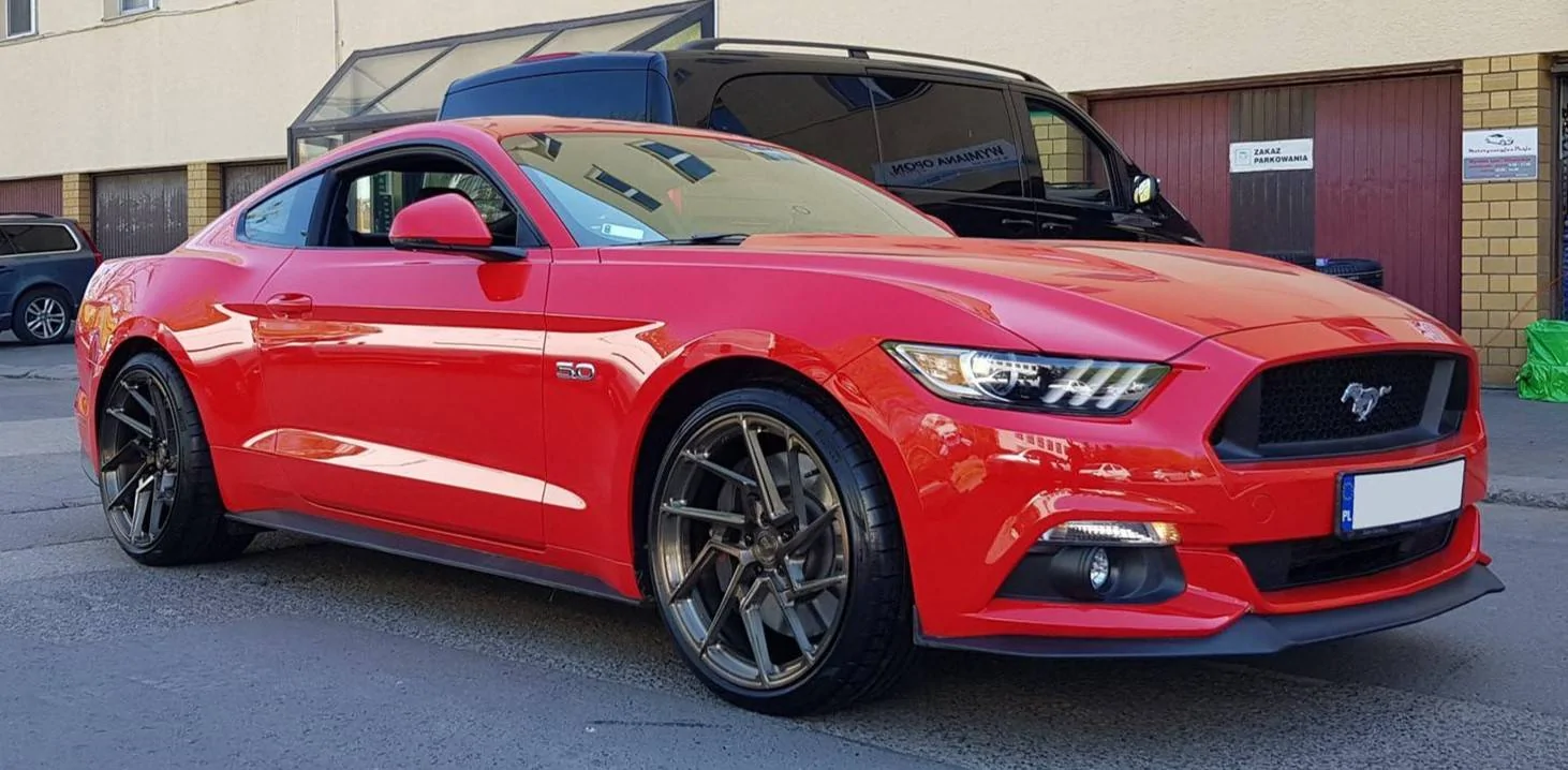 red-ford-mustang-gt-with-bronze-bc-forged-eh168-wheels-1.webp