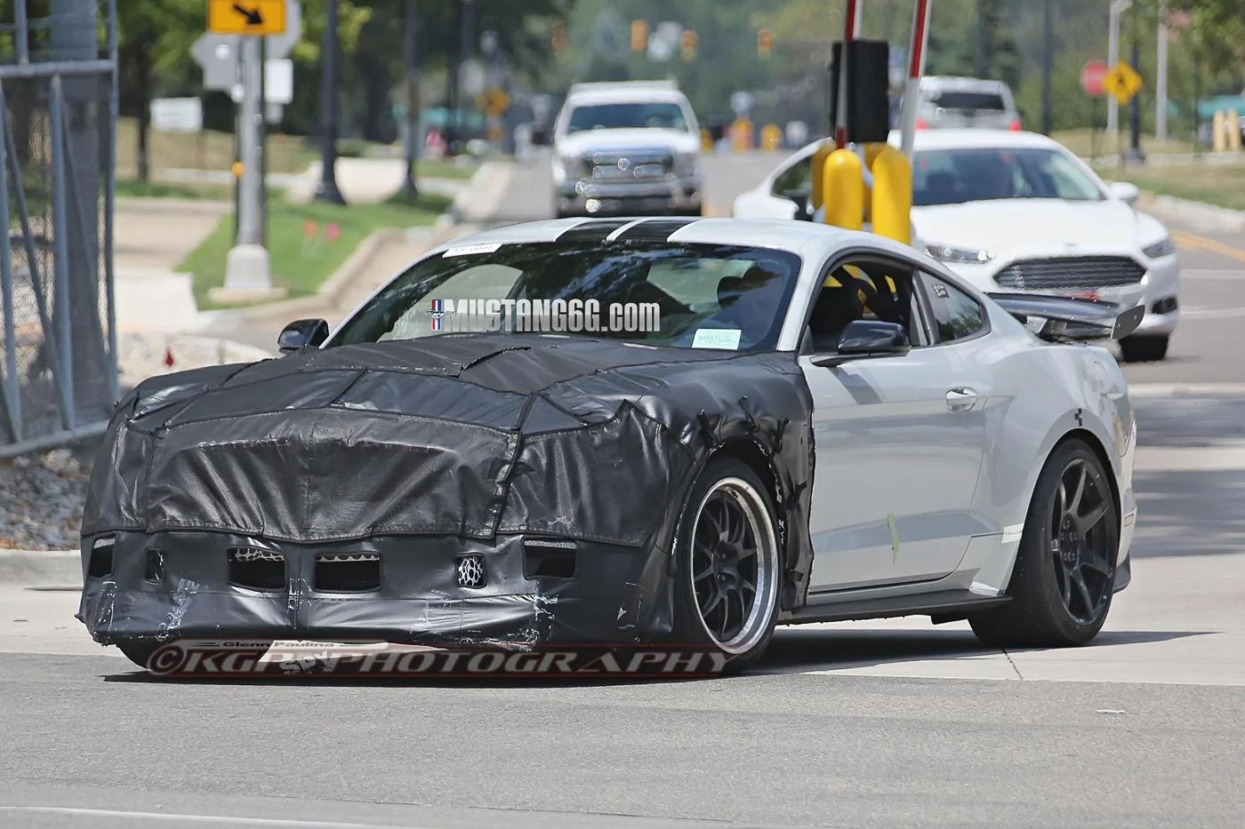 2018-Shelby-GT500-First-Sighting-3.webp