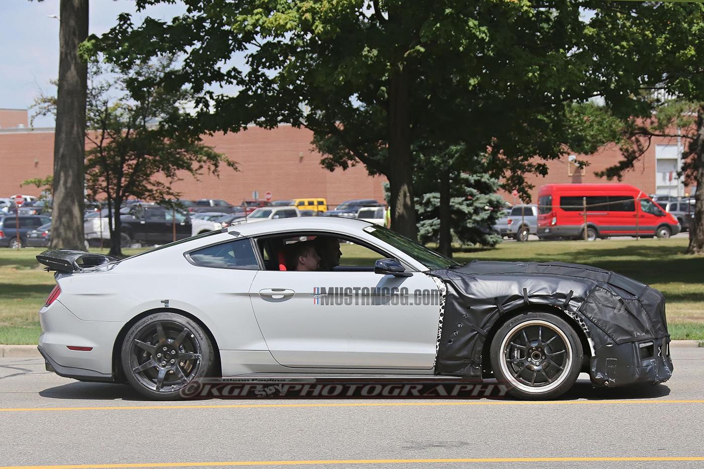 2018-Shelby-GT500-First-Sighting-10.jpg