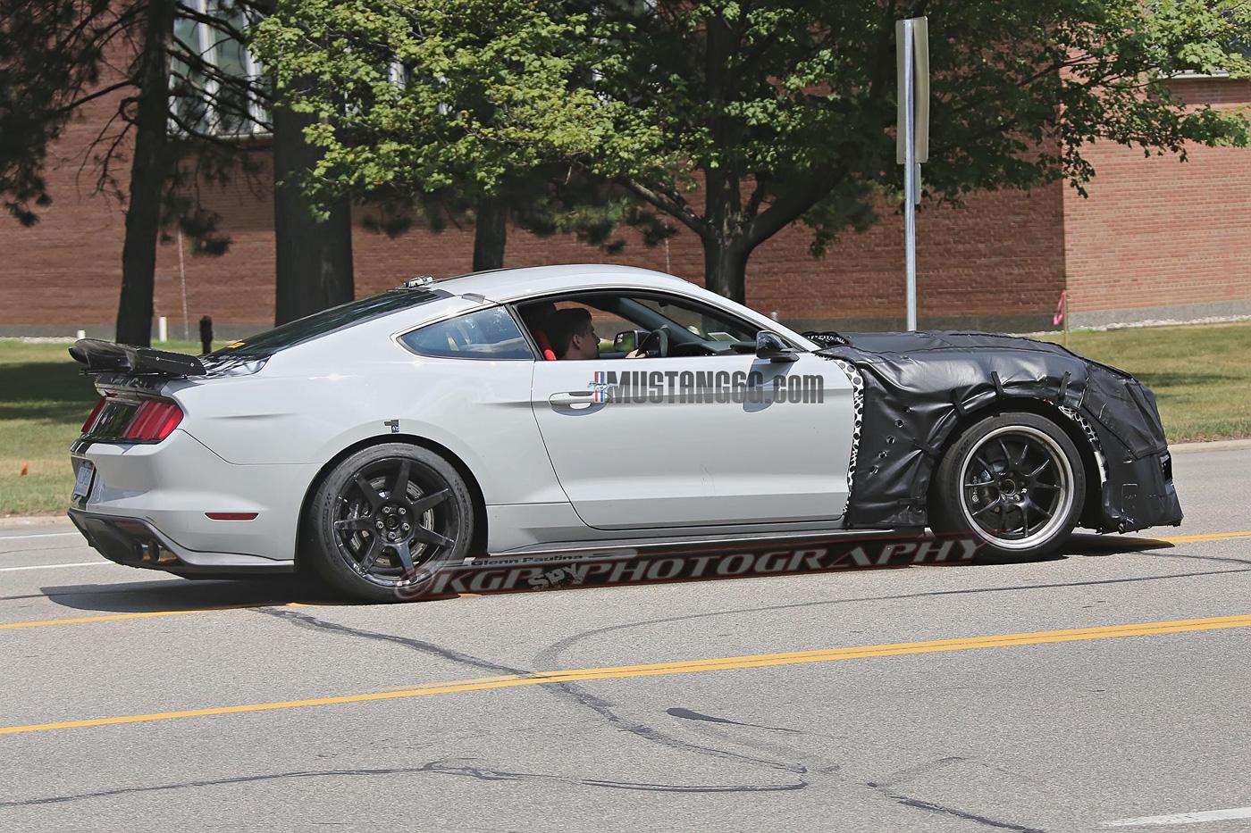 2018-Shelby-GT500-First-Sighting-12.jpg