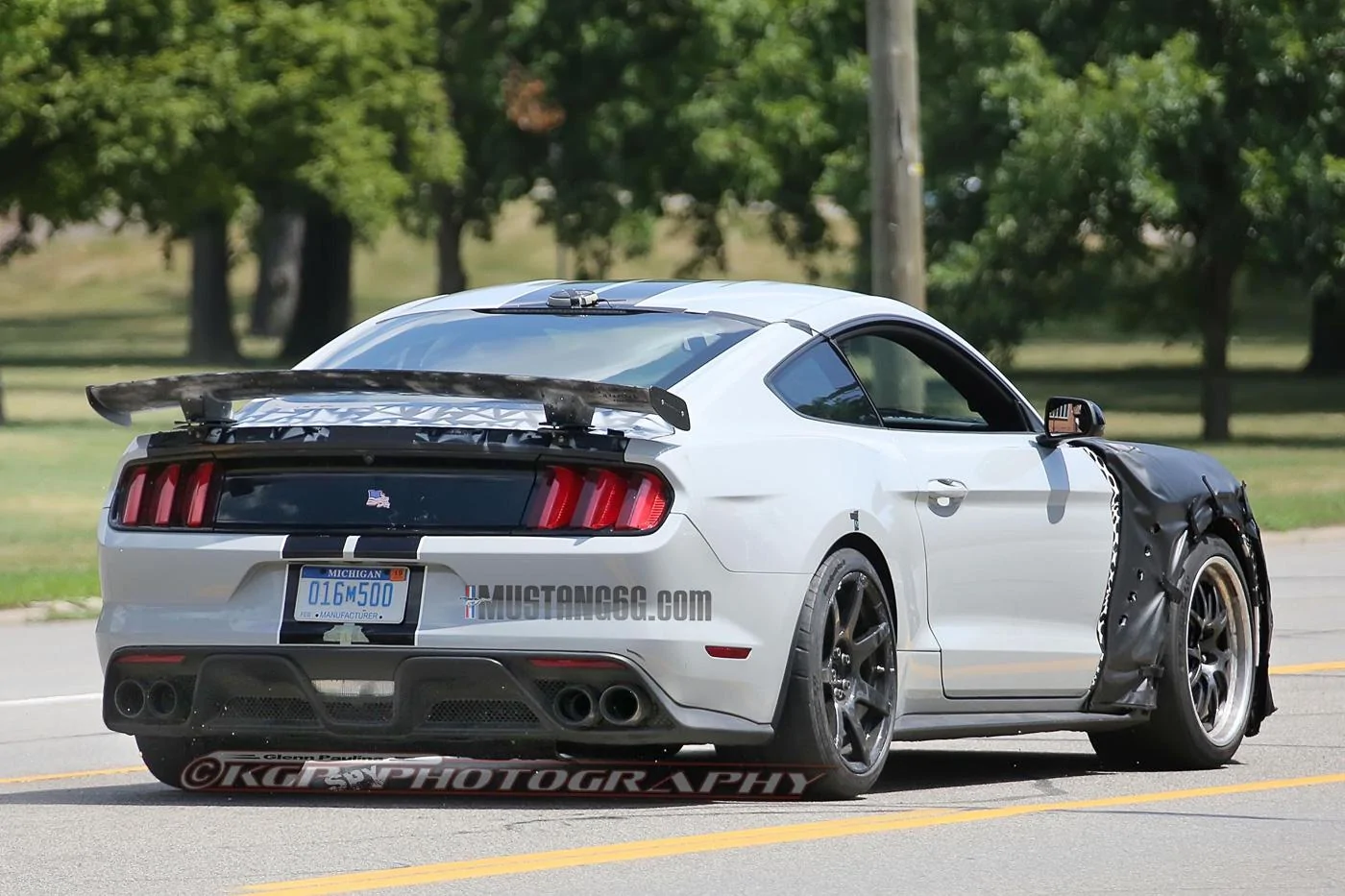 2018-Shelby-GT500-First-Sighting-15.webp