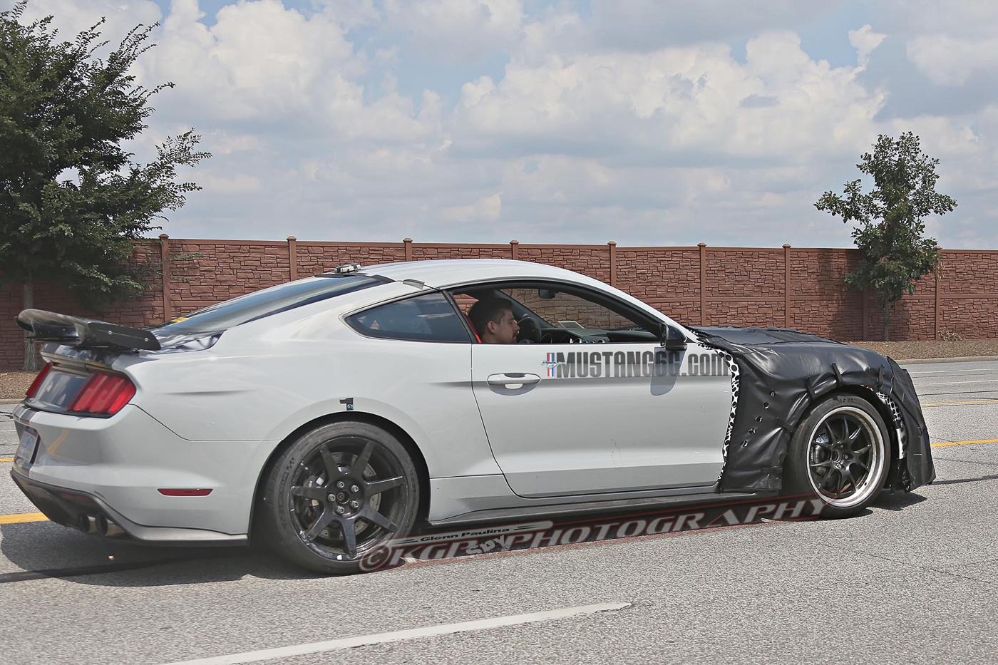 2018-Shelby-GT500-First-Sighting-19.jpg