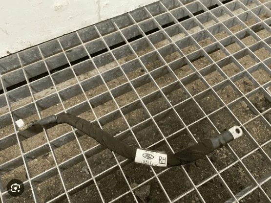 2018 Mustang Ecoboost, negative ground wire.png