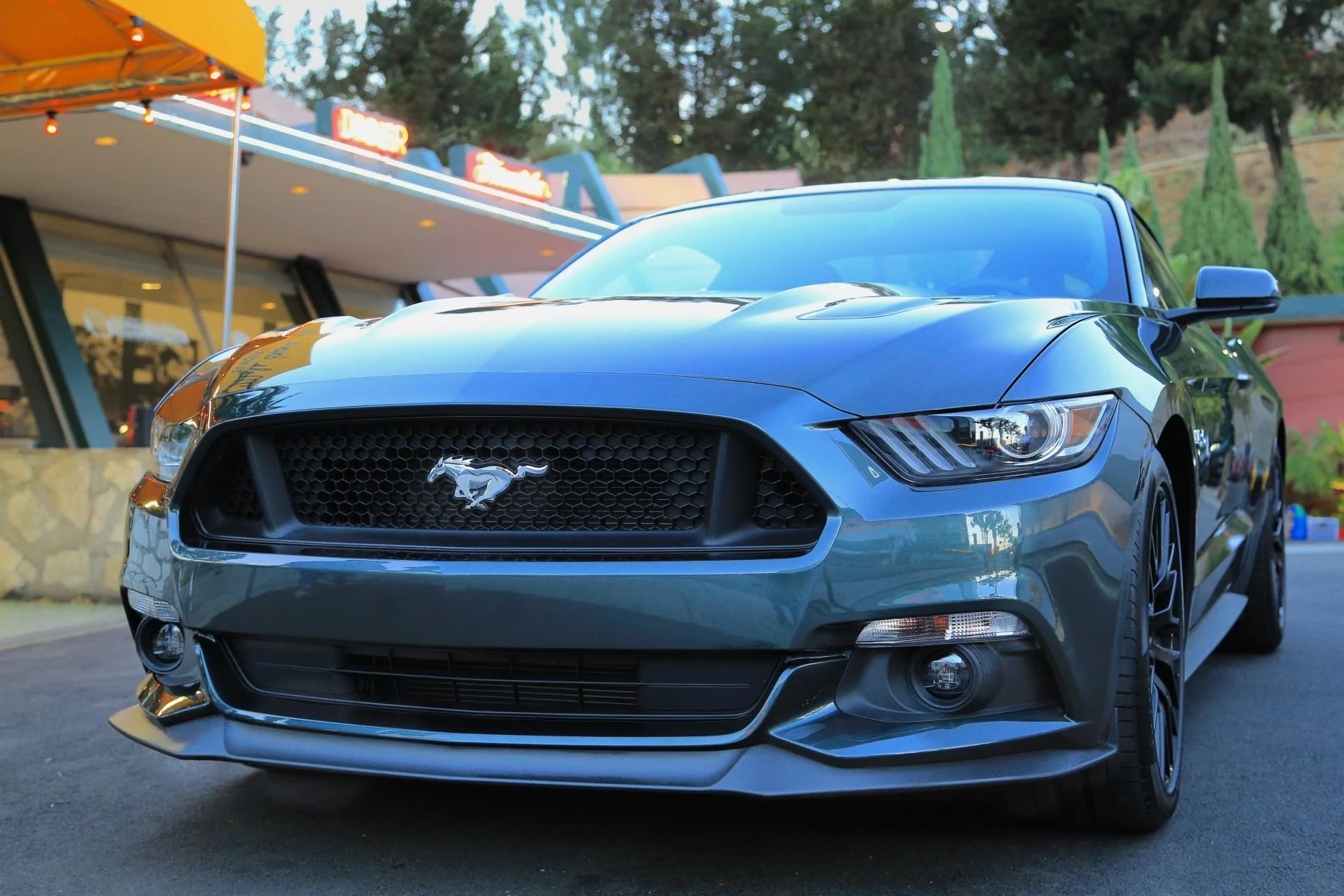 2015-Mustang-at-Mels-Drive-In-3-3.webp