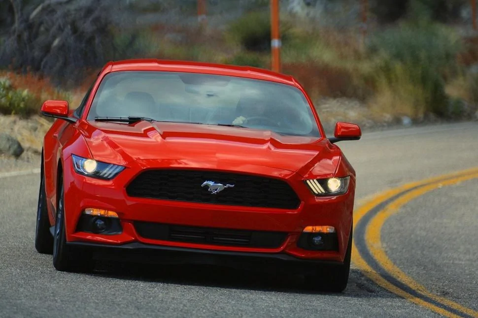 2015-ford-mustang-driving-2-970x646-c.webp