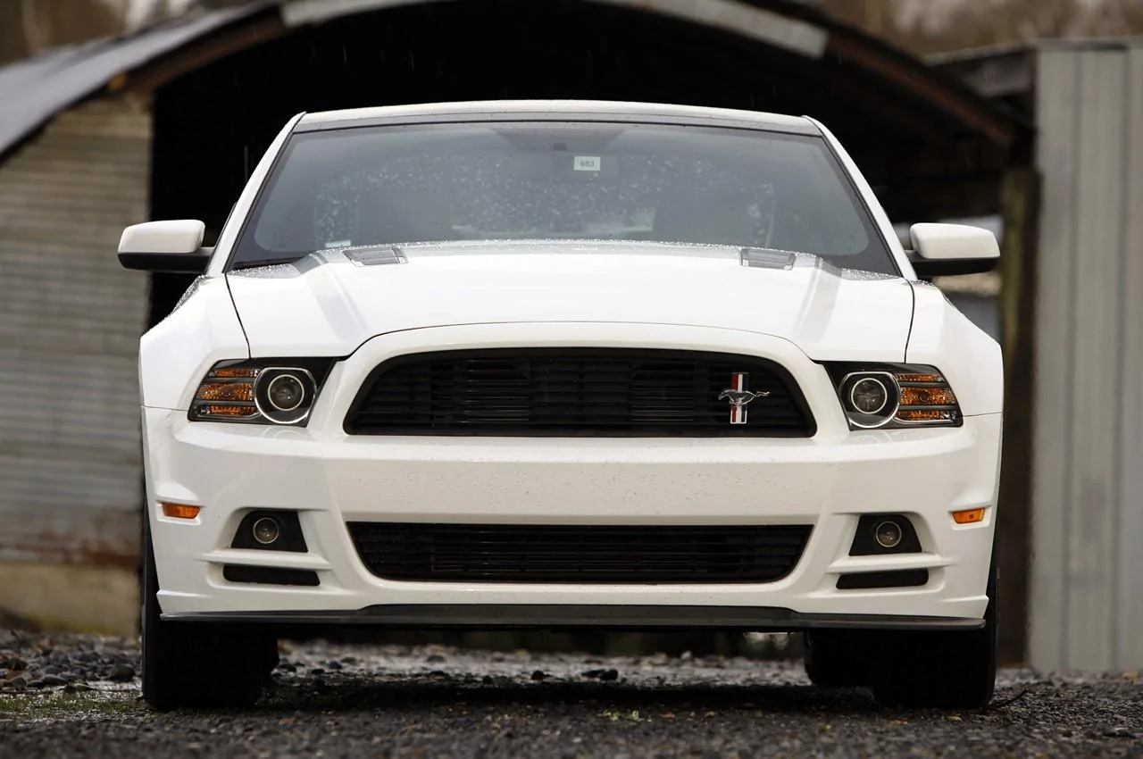 2013-Ford-Mustang-GT-front_31.webp