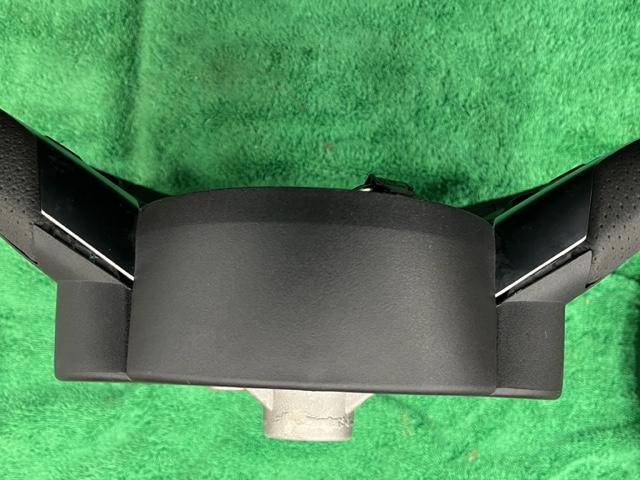 Accelatec Steering Wheel top view trim gap.jpg
