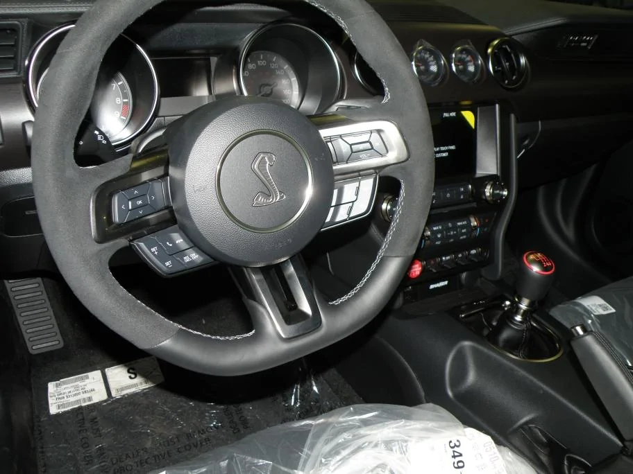 GT350-11-Steering-Wheel-Small.webp
