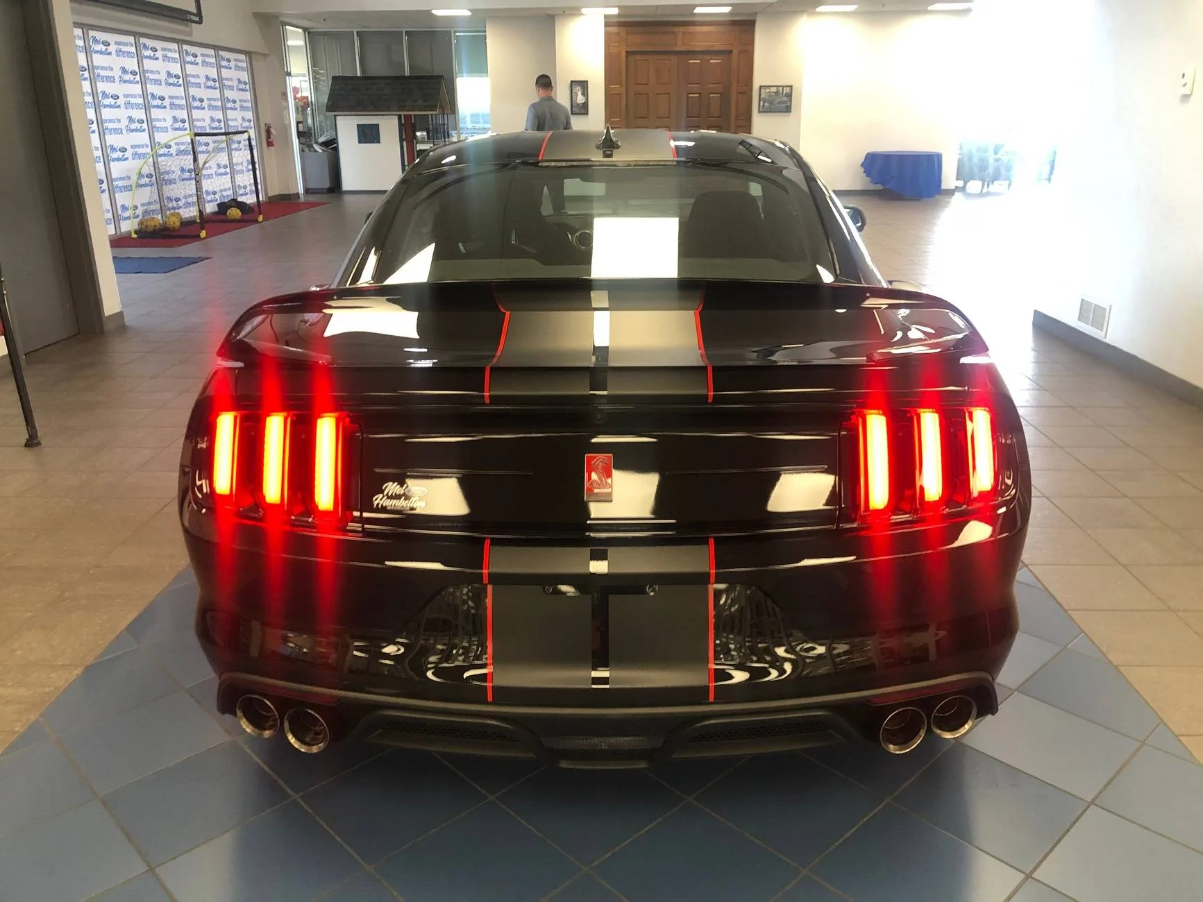 GT350R4.webp