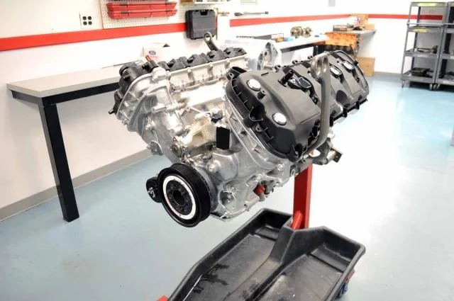 coyote-road-race-complete-engine-640x425.webp