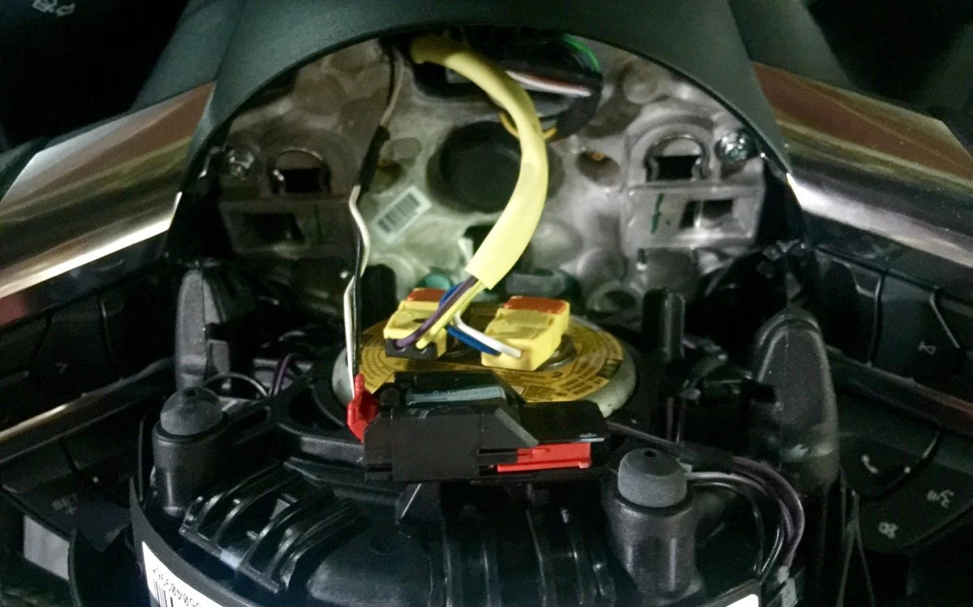 Wheel2 - removing airbag.webp