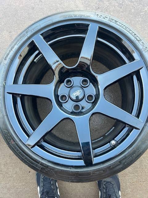 R wheels.jpg