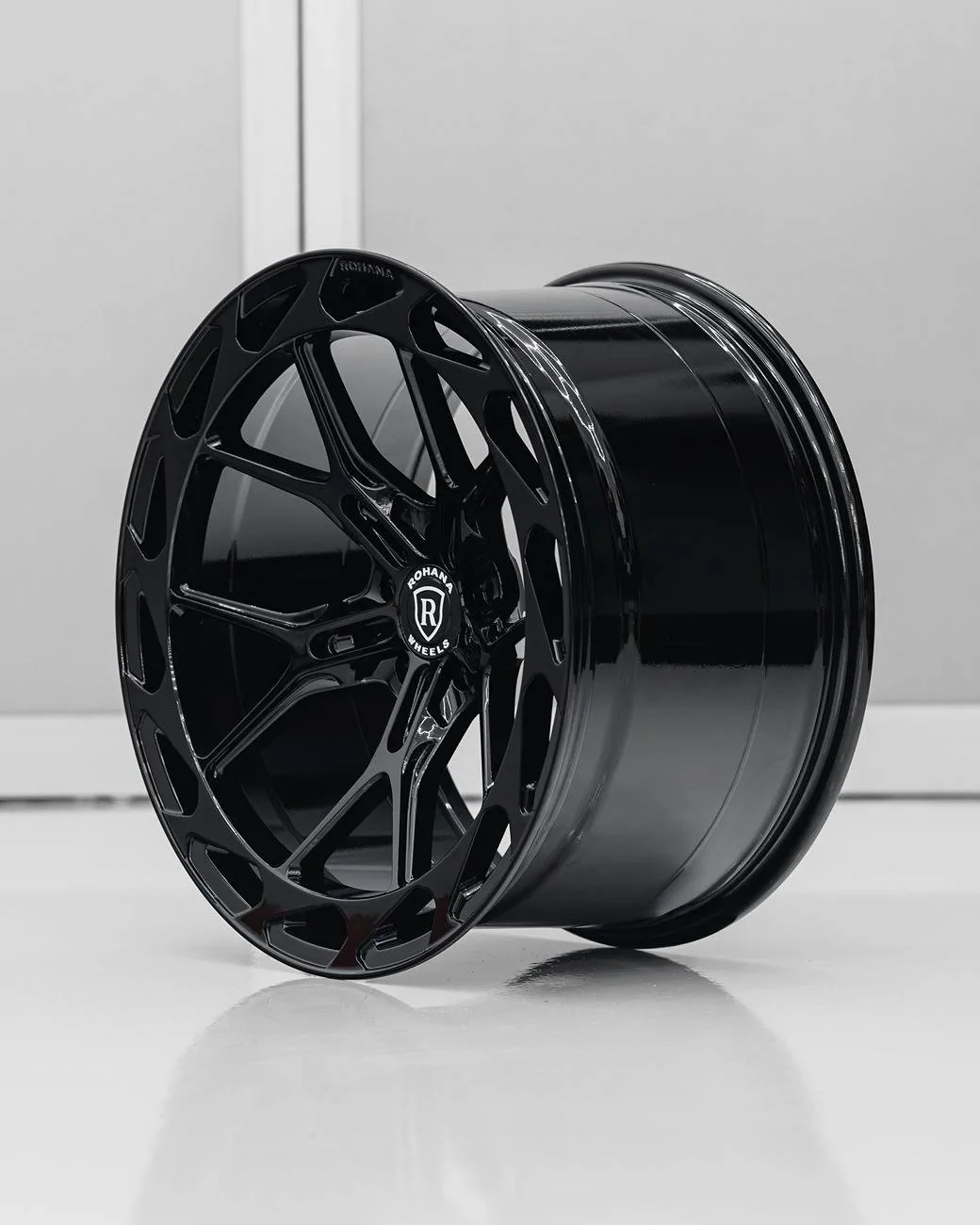 rohana-rfx19-gloss-black-wheels-3.webp