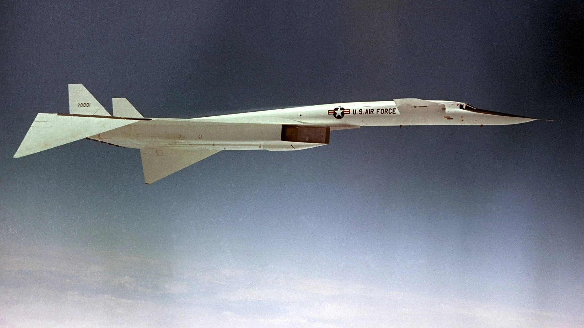North-American-XB-70-Valkyrie-supersonic-speed-bomber.webp